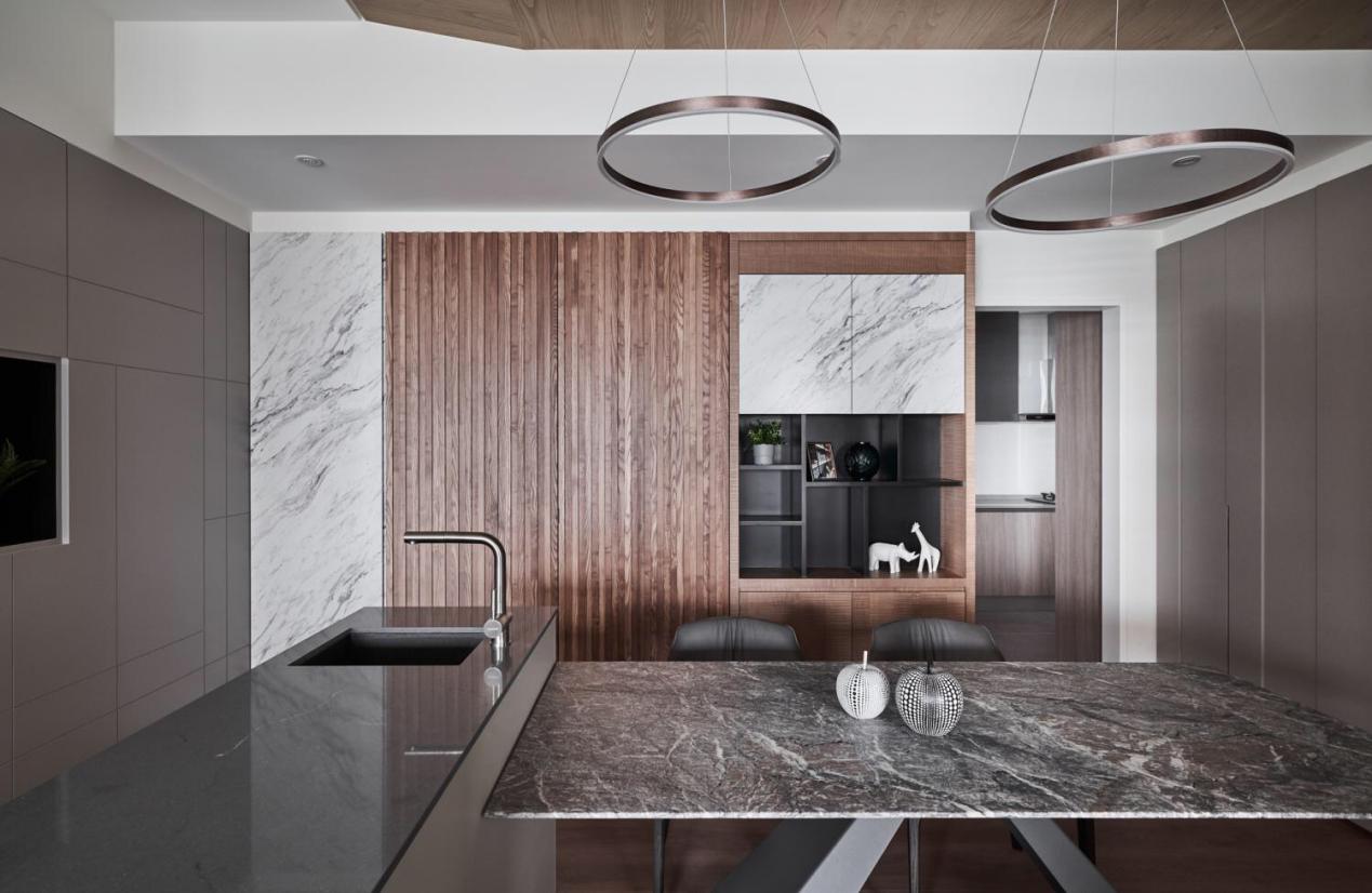 現(xiàn)代簡(jiǎn)約餐廳裝修效果圖