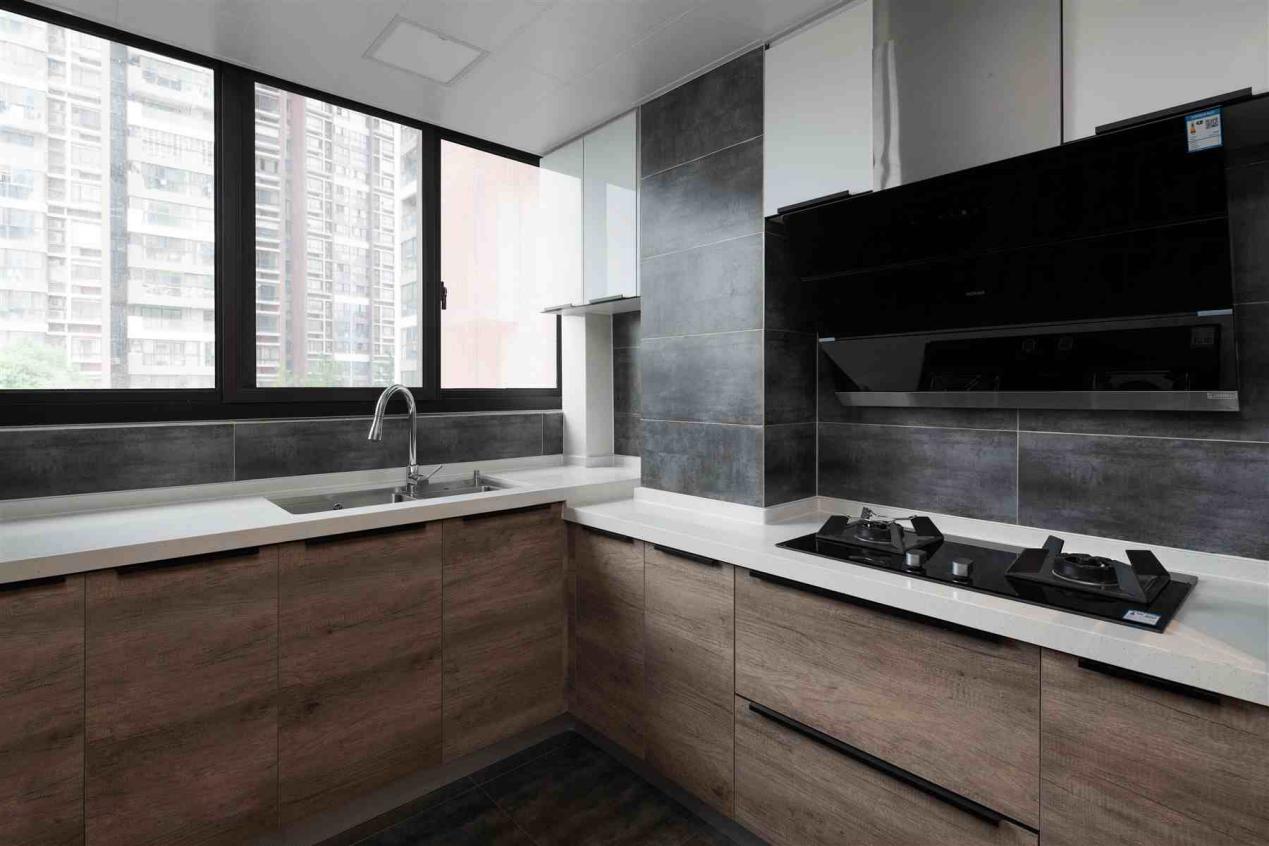 現(xiàn)代簡(jiǎn)約廚房裝修效果圖