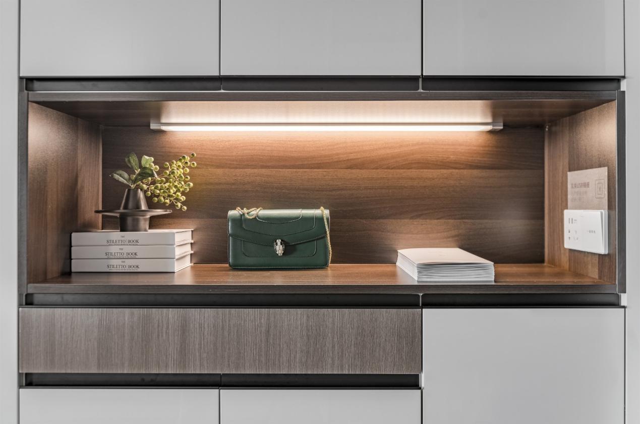 大平層輕奢風(fēng)格裝修效果圖